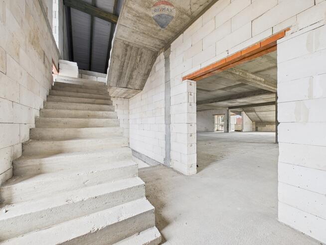 Budynek usługowy przy DK28 – Białka, 1596 m