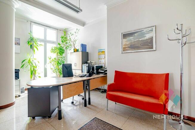 Lokal na sprzedaż Centrum 70 m2, 1 piętro, winda