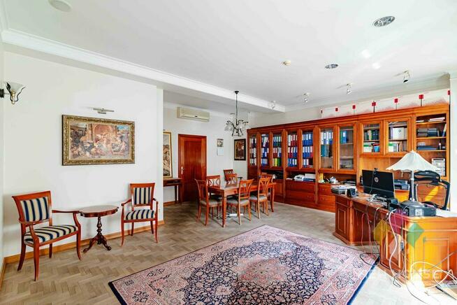 Lokal na sprzedaż Centrum 70 m2, 1 piętro, winda