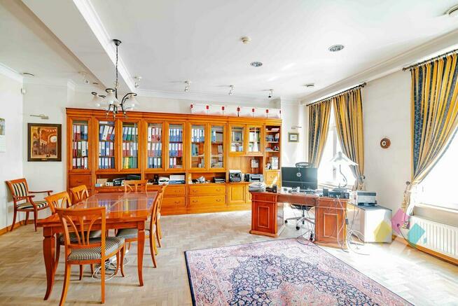 Lokal na sprzedaż Centrum 70 m2, 1 piętro, winda