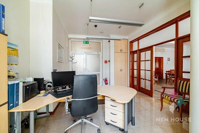 Lokal na sprzedaż Centrum 70 m2, 1 piętro, winda