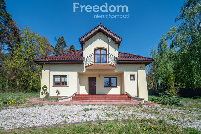 Komfortowy dom z widokiem na las
