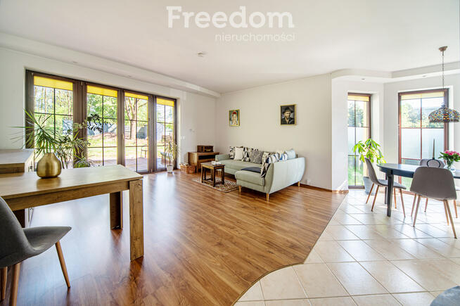 Komfortowy dom z widokiem na las