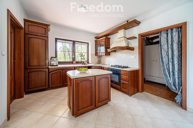 Komfortowy dom z widokiem na las