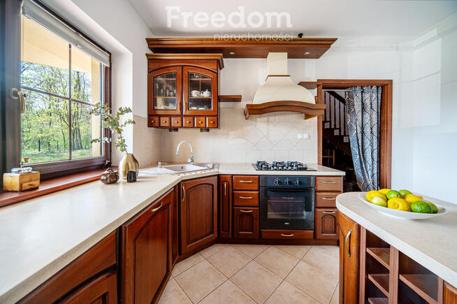 Komfortowy dom z widokiem na las