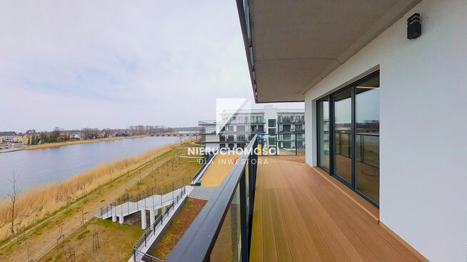 Apartament z widokiem na rzekę w Dziwnowie, balkon