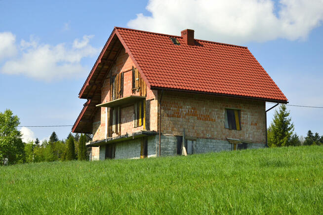 Sprzedam dom w górach, z dużą widokową działką.