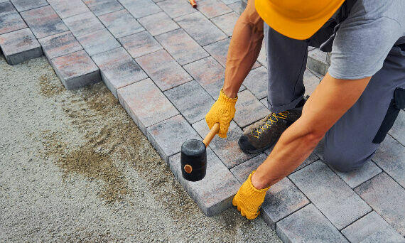 Układanie kostki brukowej