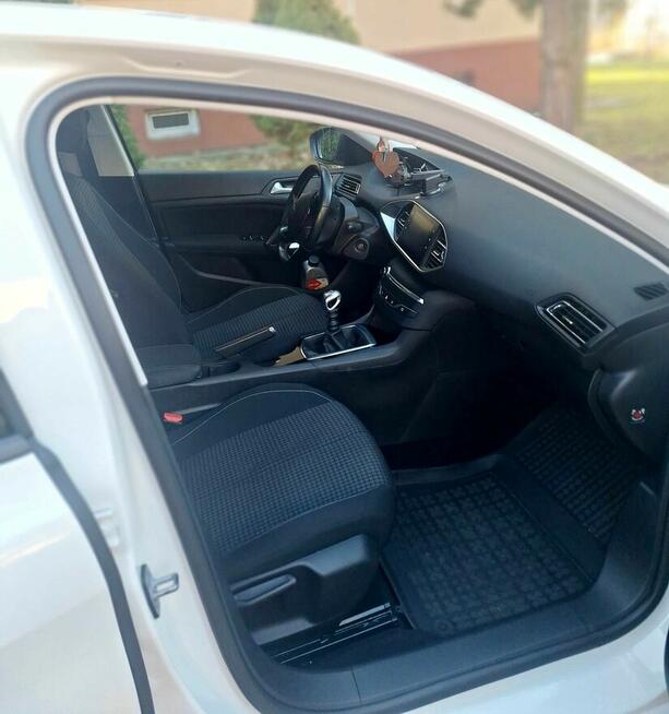 Peugeot 308, 131 KM, 1,2 turbo, 2019 r. Salon PL Wieliczka