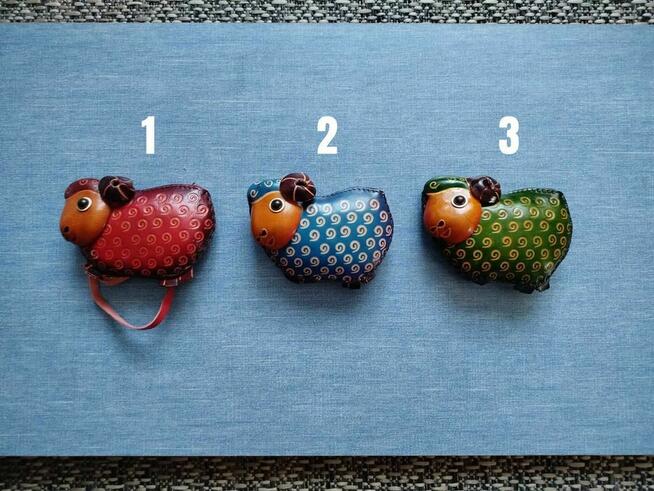 Skórzane portfele / etui w kształcie baranków