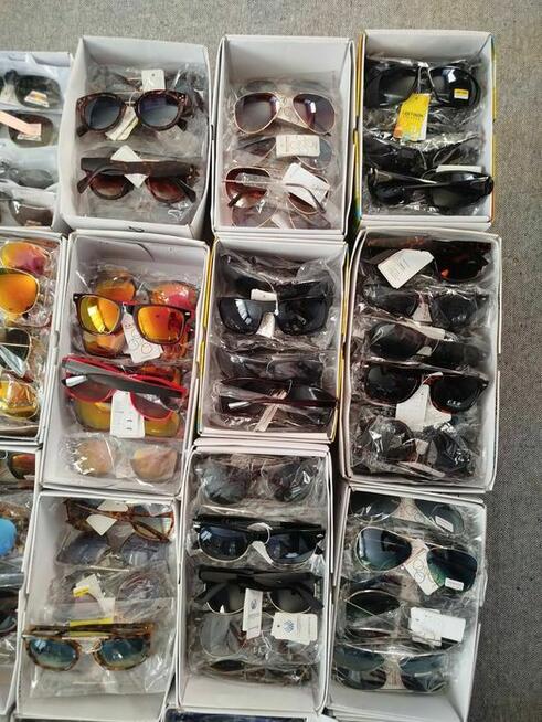 Nowe okulary UV 400 / kategorii trzeciej / Unisex (całość)