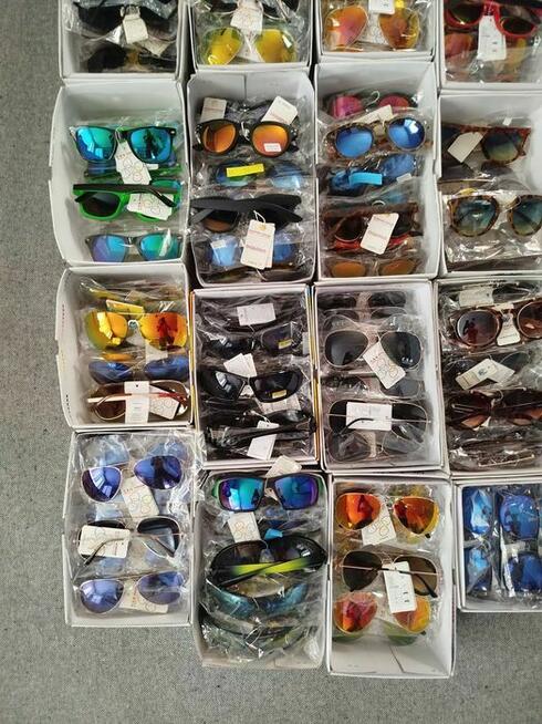 Nowe okulary UV 400 / kategorii trzeciej / Unisex (całość)