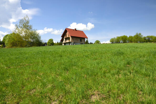 Sprzedam dom w górach, z dużą widokową działką.