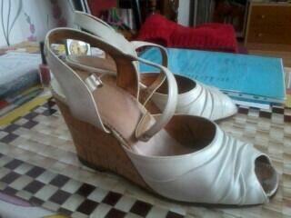 buty letnie na koturnach