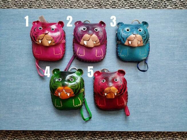 Skórzane portfele / etui w kształcie tygrysków