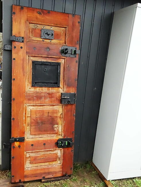 Drzwi od celi więziennej 183x70,5x4 cm