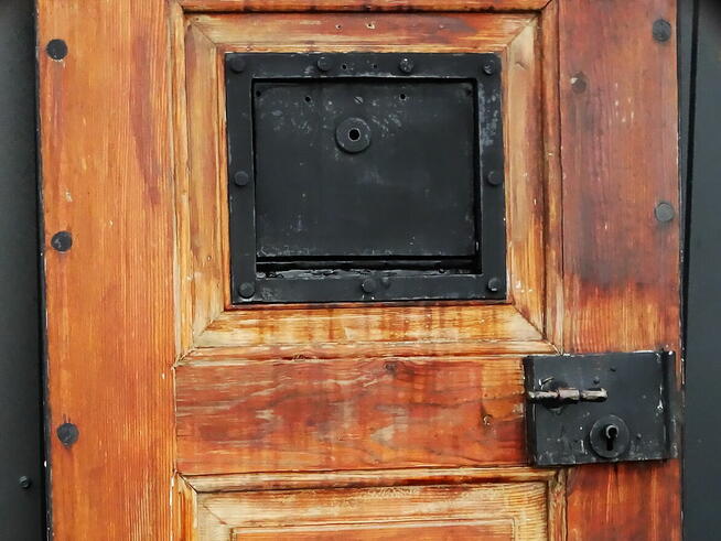 Drzwi od celi więziennej 183x70,5x4 cm