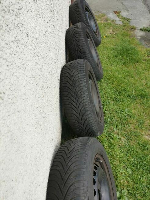 Felgi stalowe do mercedesa z oponami zimowymi w169