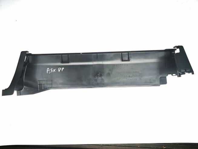 Mitsubishi ASX osłona fotela prawego przedniego prawy dół