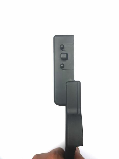 Mitsubishi ASX osłona wewnętrzna prawa fotela przedniego