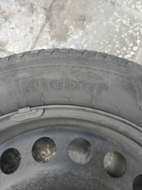 Koła z Mercedesa B180 z ładnymi oponami zimowymi