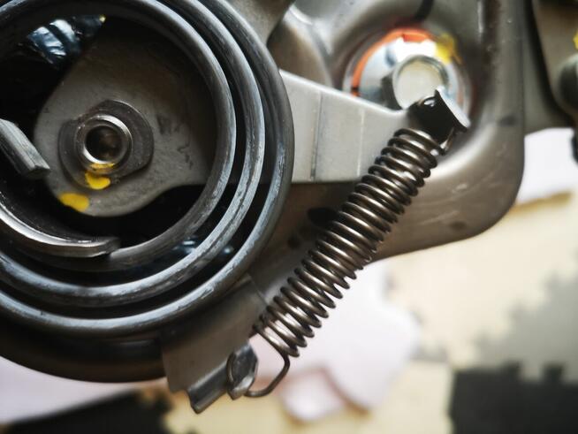 Mitsubishi ASX sprężyna składania fotela przedniego