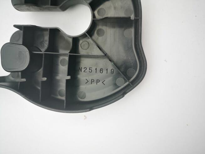 Mitsubishi ASX osłona wewnętrzna fotela przedniego lewa stro