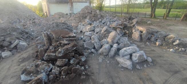 Gruz płyty drogowe, kamień, utwardzenie terenu, niwelacja,