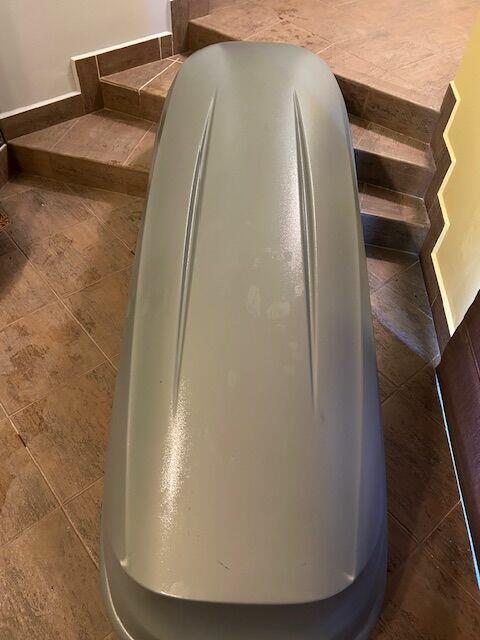 Sprzedam dach box peugeot w dobrym stanie.