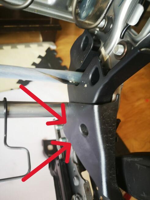 Mitsubishi ASX osłona fotela przedniego lewa strona wew dół