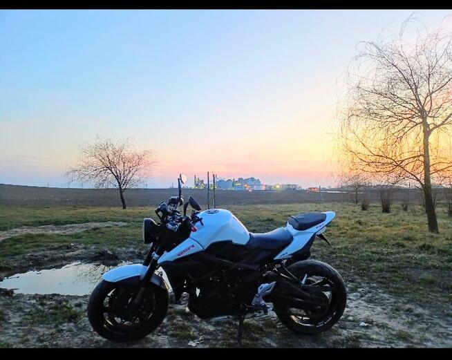 Sprzedam Suzuki GSR 750 z 2011 roku