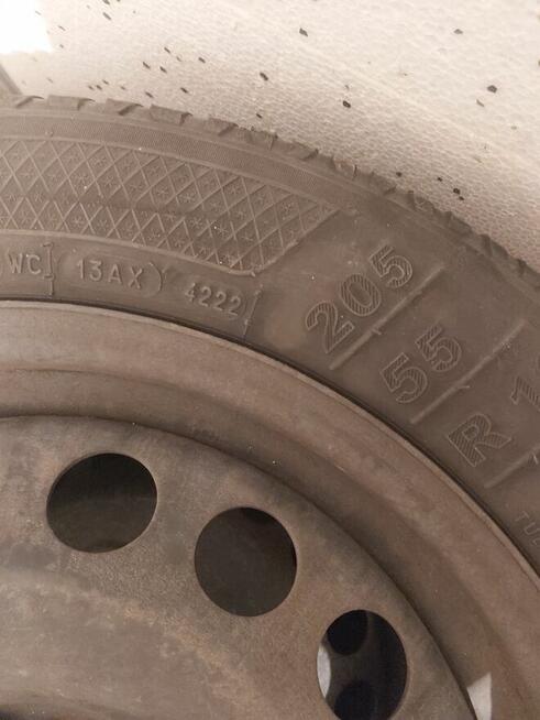 Koła z Mercedesa B180 z ładnymi oponami zimowymi