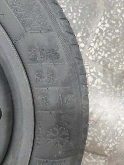 Koła z Mercedesa B180 z ładnymi oponami zimowymi