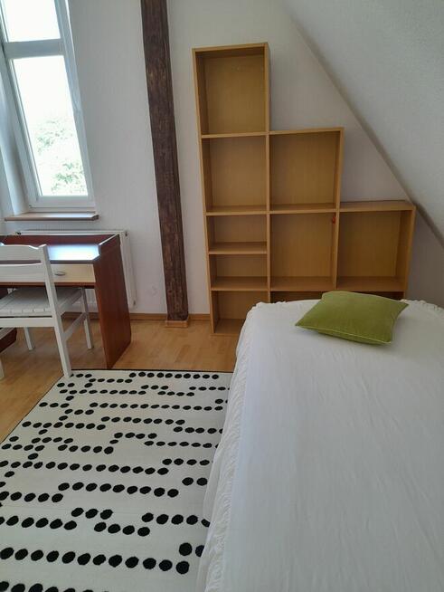 Pokoje do wynajęcia, jednoosobowe, dla kobiet.