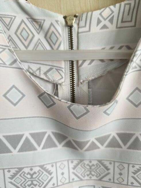 Nowa elegancka sukienka 146 na uroczystości rodzinne