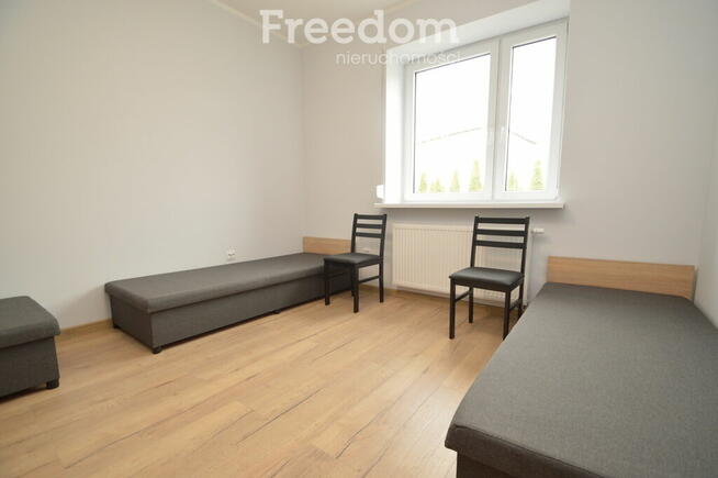 Dom podzielony na mieszkania pod wynajem.