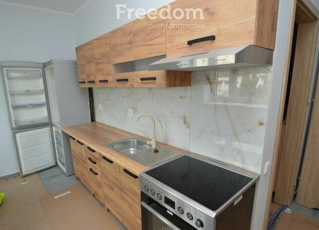 Dom podzielony na mieszkania pod wynajem.