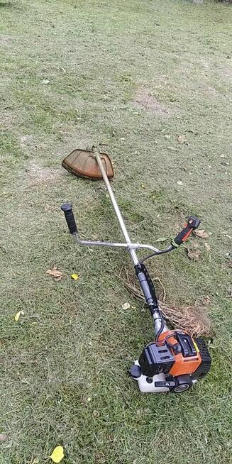 KOSZE TRAWY CHODNIKI STADIONY HOTELE PARKINGI POSESJE