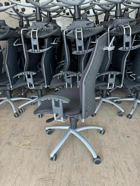 Fotel biurowy obrotowy SITAG REALITY czarny dostępne 100 szt