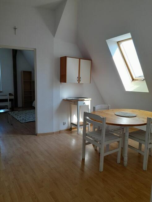 Pokoje do wynajęcia, jednoosobowe, dla kobiet.