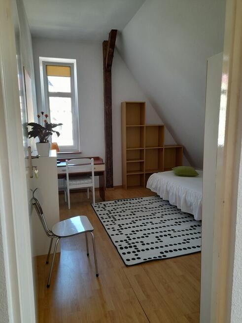 Pokoje do wynajęcia, jednoosobowe, dla kobiet.