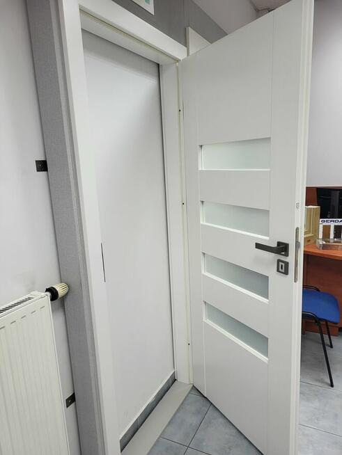 Drzwi wewnętrzne przylgowe komplet z futryną