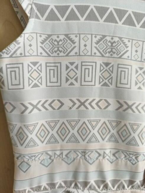 Nowa elegancka sukienka 146 na uroczystości rodzinne