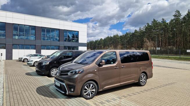 Transport na lotnisko Berlin (BER) – busy 24/7 z Poznania