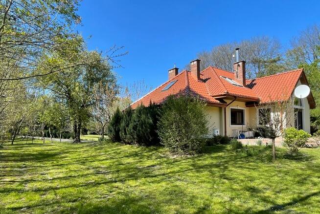 Posiadłość ponad 4 ha z domem, lasem i zbiornikiem wodnym