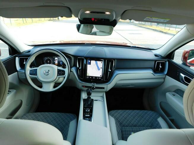 Volvo XC 60 z Gwarancją_Kamera_BLiS_Pół Skóra_Podgrzewane Fotele_HAK
