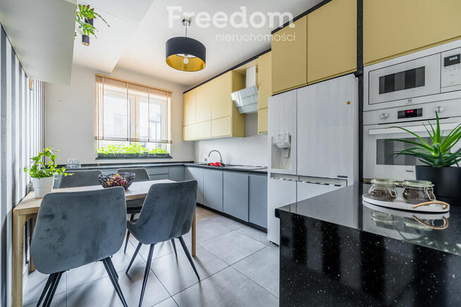 Dom z garażem w bryle budynku, 5 pokoi!