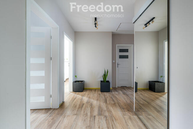 Dom z garażem w bryle budynku, 5 pokoi!