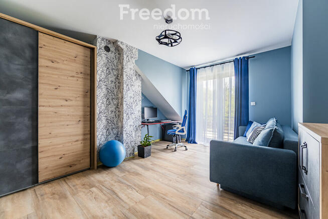 Dom z garażem w bryle budynku, 5 pokoi!