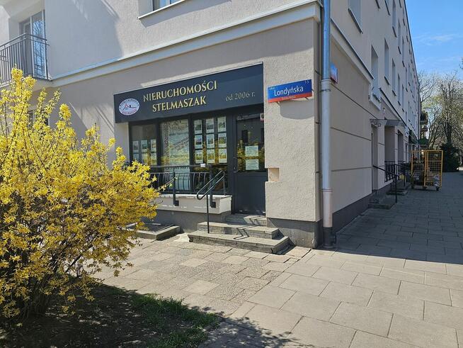 Wiązowna Kościelna. Infrastruktura, komunikacja, zieleń, cisza